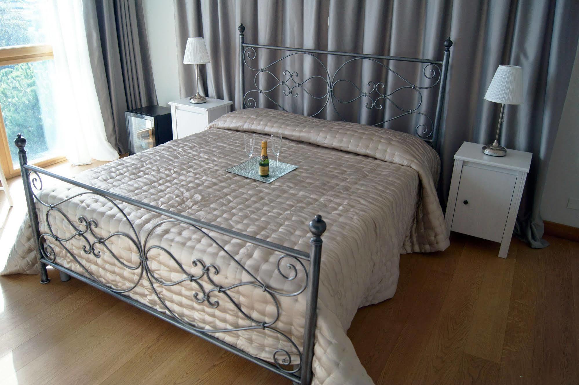 Bed and Breakfast Baia Di Ognina Катания Экстерьер фото